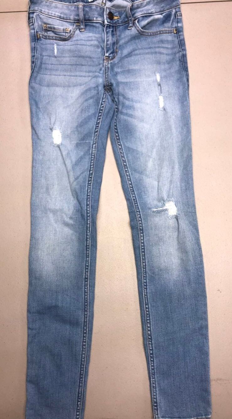 Hollister distressed Jeans W25 L30